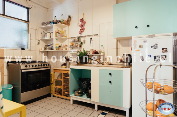 RE-CC: Acceso a cocina con dos refrigeradores