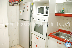 SH-MB: Cocina con refrigerador, horno y micro-ondas
